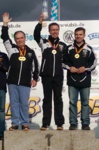 Die Mannschaft mit (v. links): Nikolai Venger, Marco Hummler, Andreas Steinbach bei der Siegerehrung. 